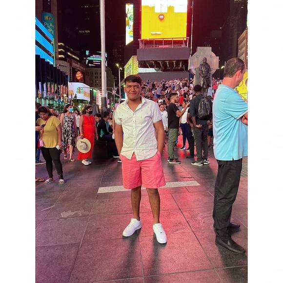 Meet your Posher, Cristopher - Picture 1 of 1